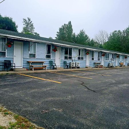 Stop 21 Motel Southampton Exteriér fotografie