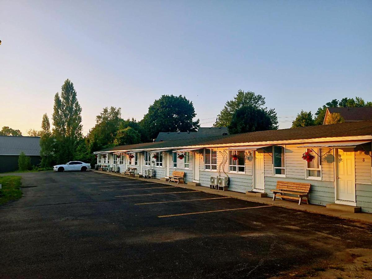 Stop 21 Motel Southampton Exteriér fotografie