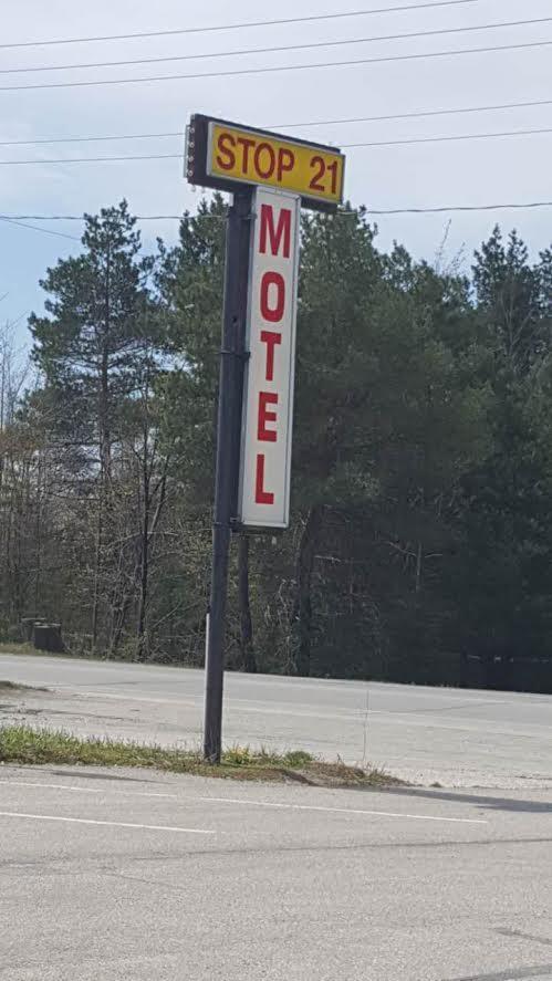 Stop 21 Motel Southampton Exteriér fotografie
